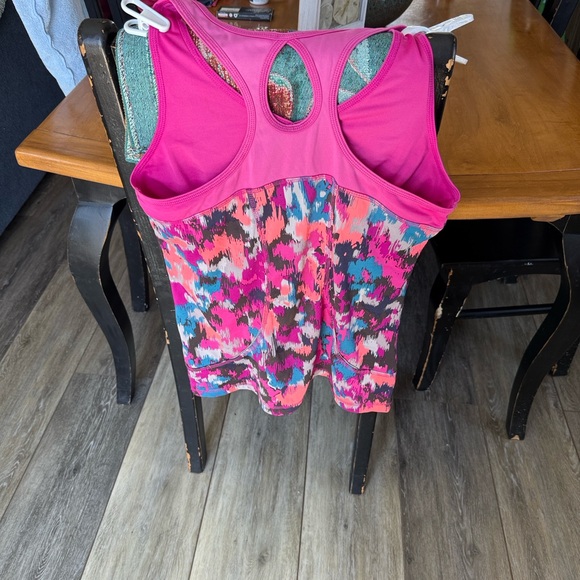 Women’s Large Vibrant Pink and Multicolor Women's Exercise Top with shelf bra - Picture 2 of 3